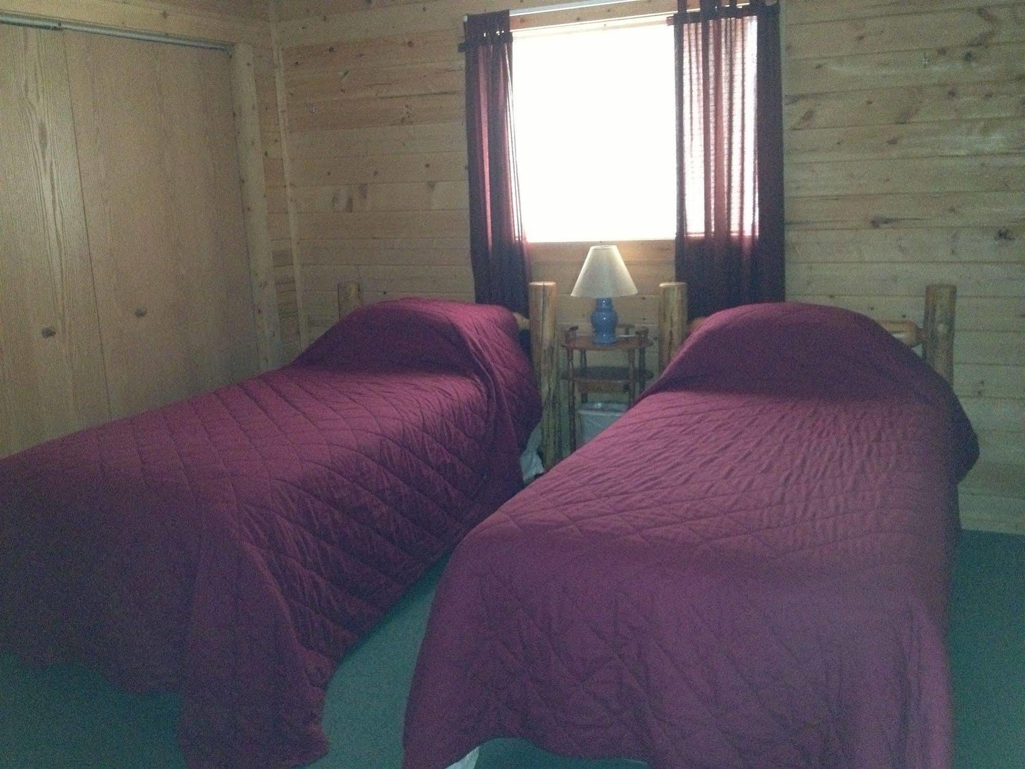Drift Lodge Moose Bay Cabins Island Park Exterior photo